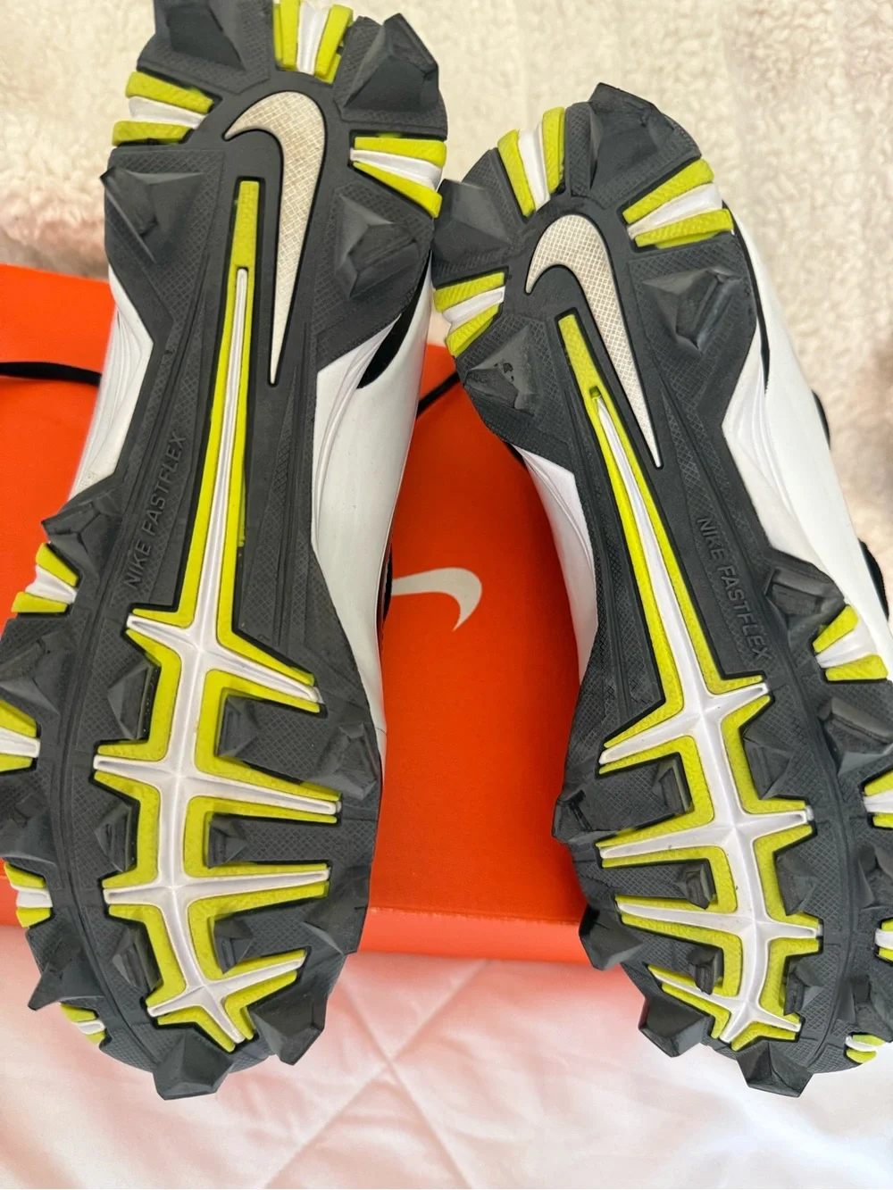 Nike youth Black and White High-Top baseball cleats Sneakers